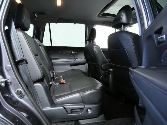 Certified Used 2019  Honda EX-L image 9