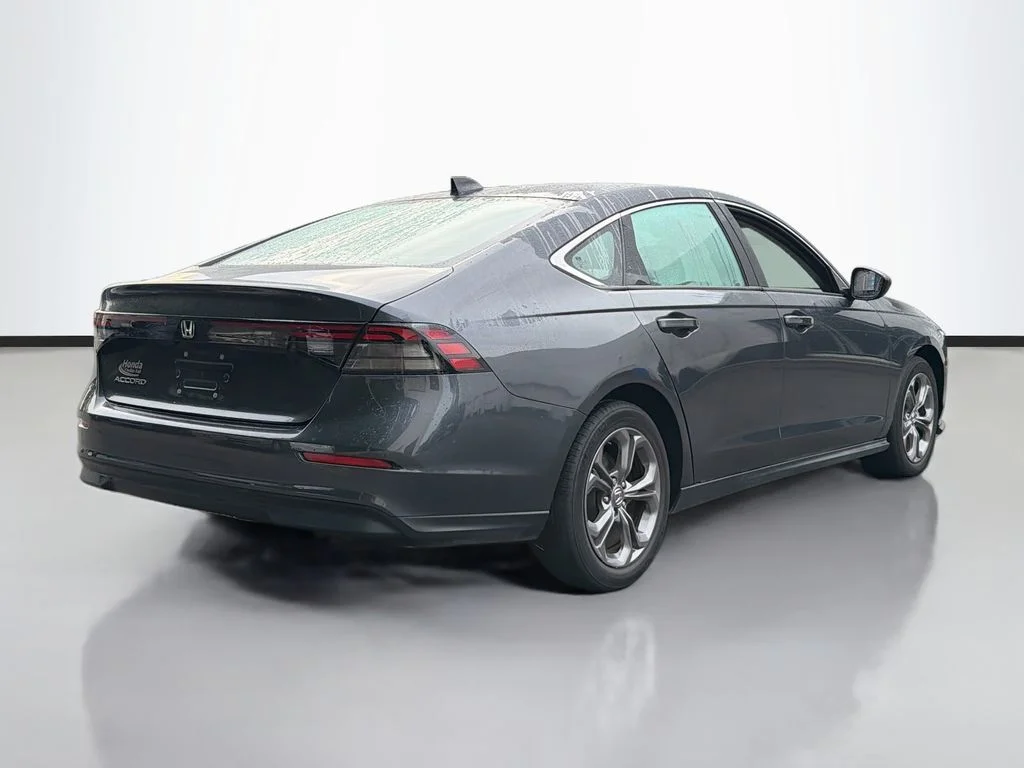 Used 2023  Honda EX image 5