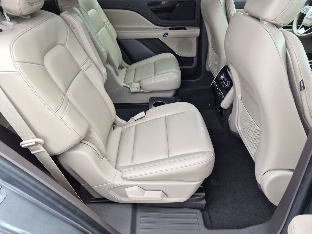 Used 2023 Gray Lincoln Standard image 33