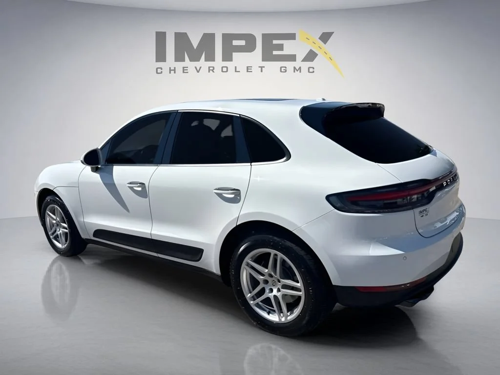 Used 2021  Porsche  image 3
