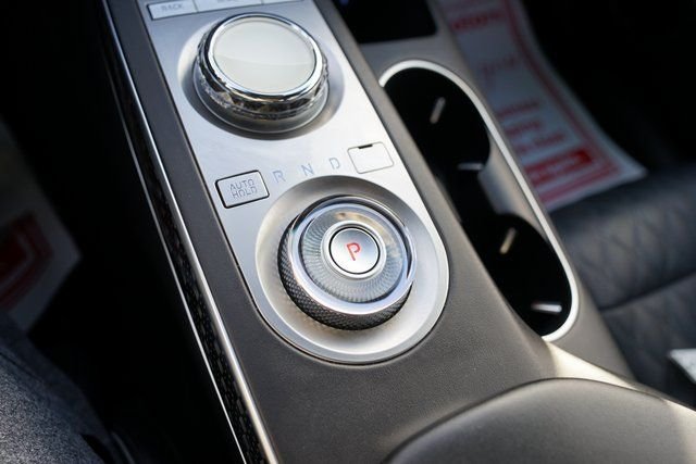 2024 GENESIS GV70 - Image 17