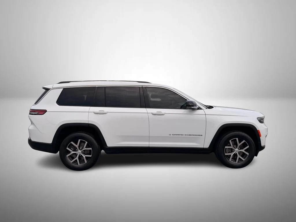 Used 2024 White Jeep Limited image 5