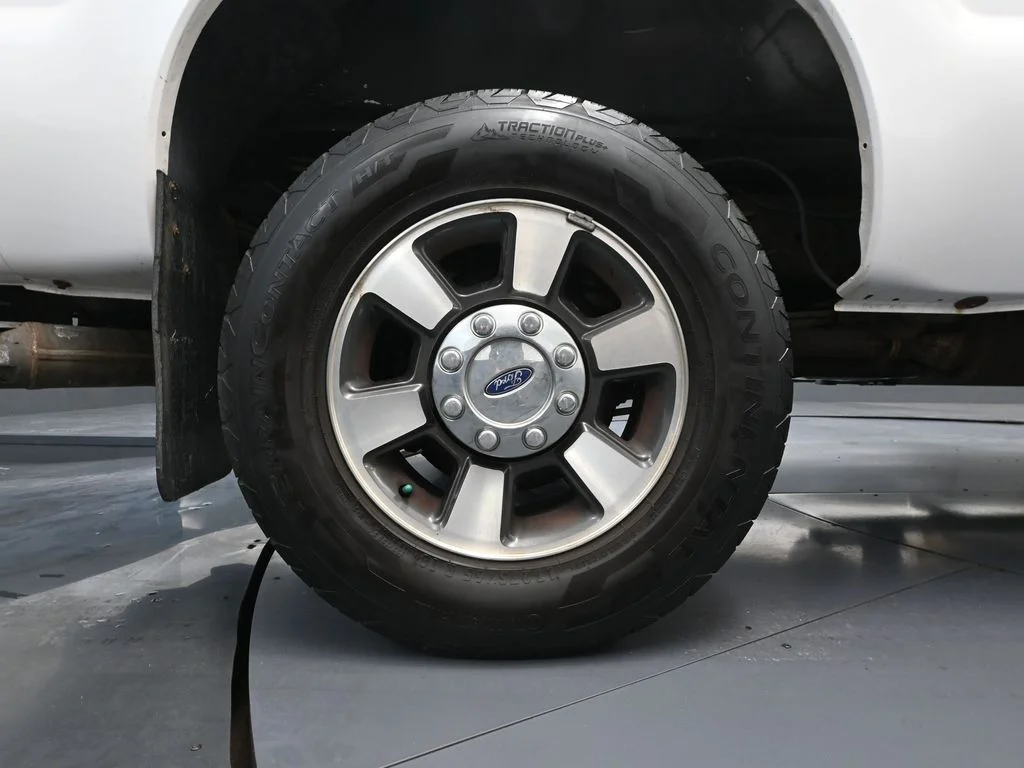 Used 2015 White Ford Lariat image 11