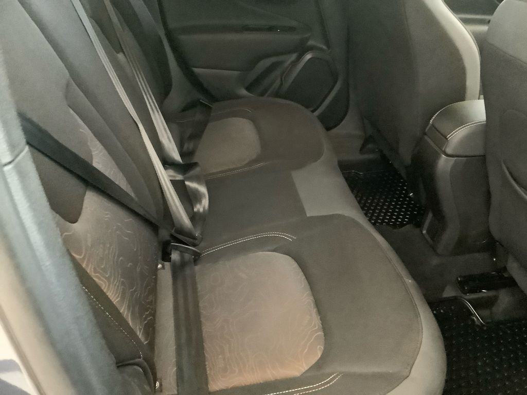 Used 2023 Blue Jeep Altitude image 17