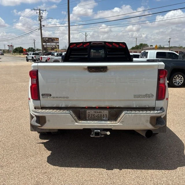 Used 2022 White Chevrolet High Country image 7