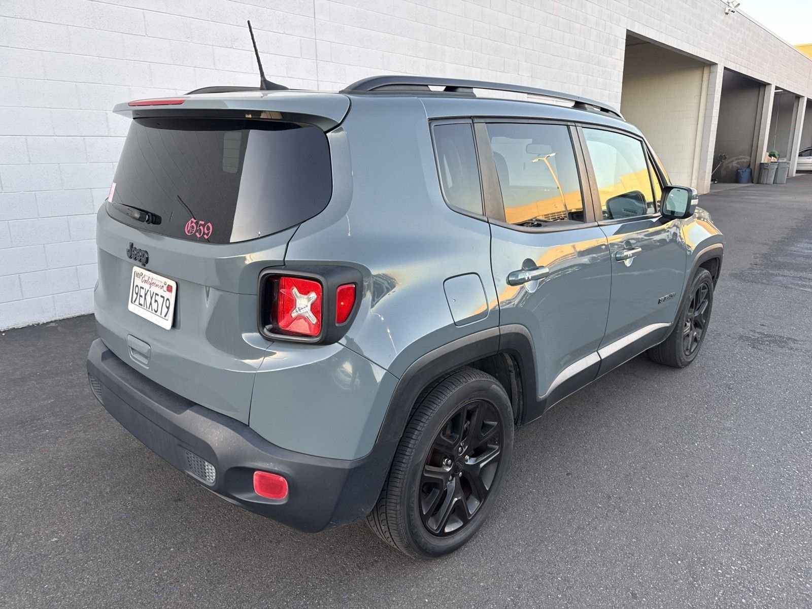 Used 2018 Gray Jeep Latitude image 5