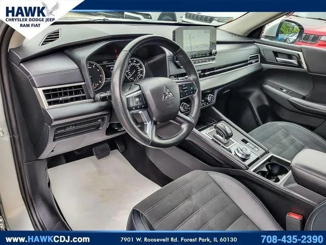 Used 2024 Black Mitsubishi SE image 9