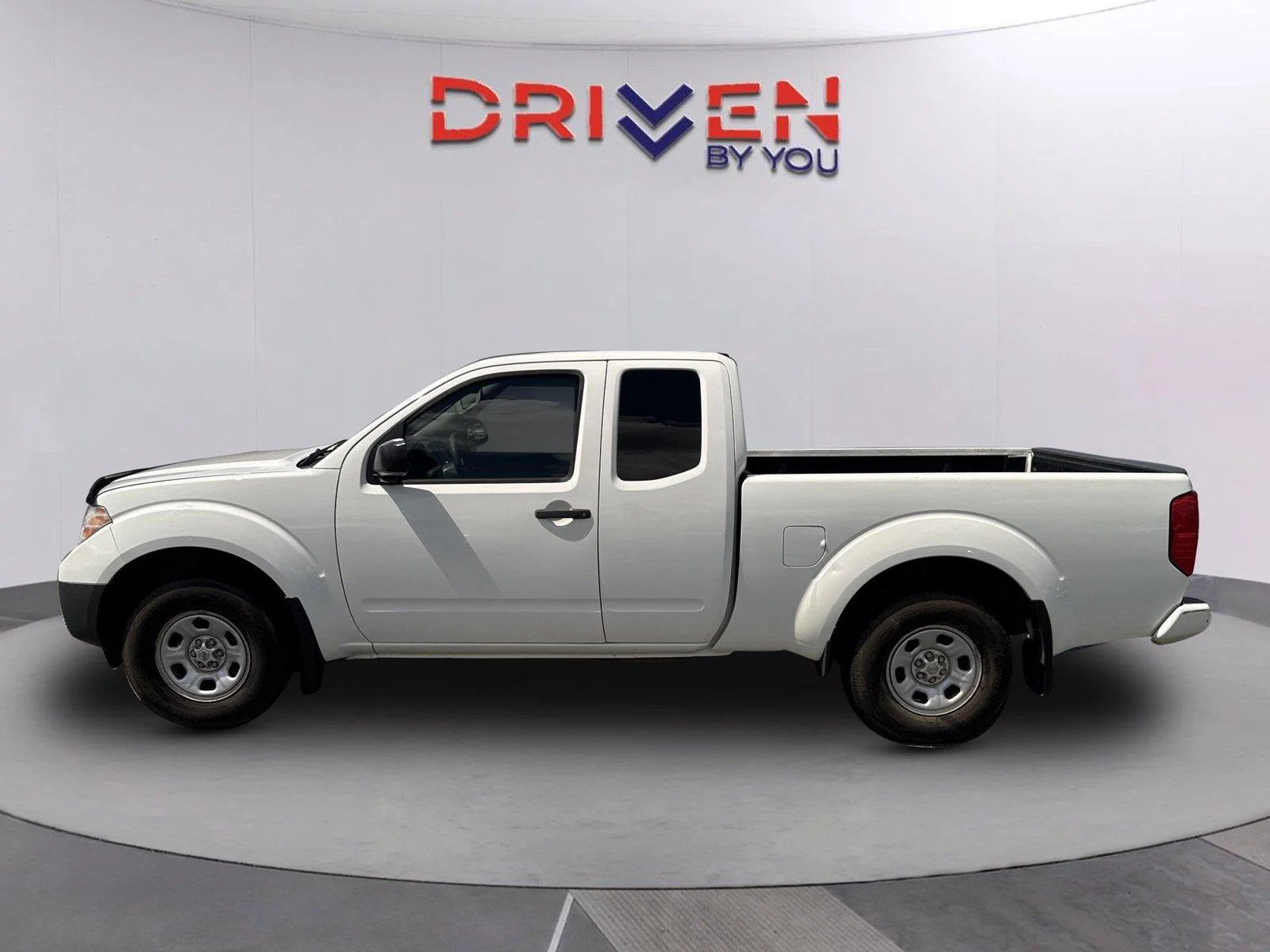 Used 2019 Glacier White Nissan S image 7