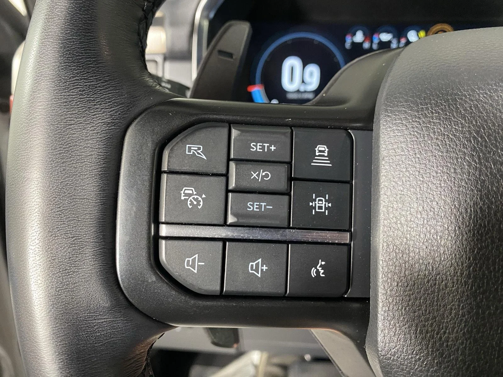 Used 2023 Avalanche Gray Ford Raptor image 17