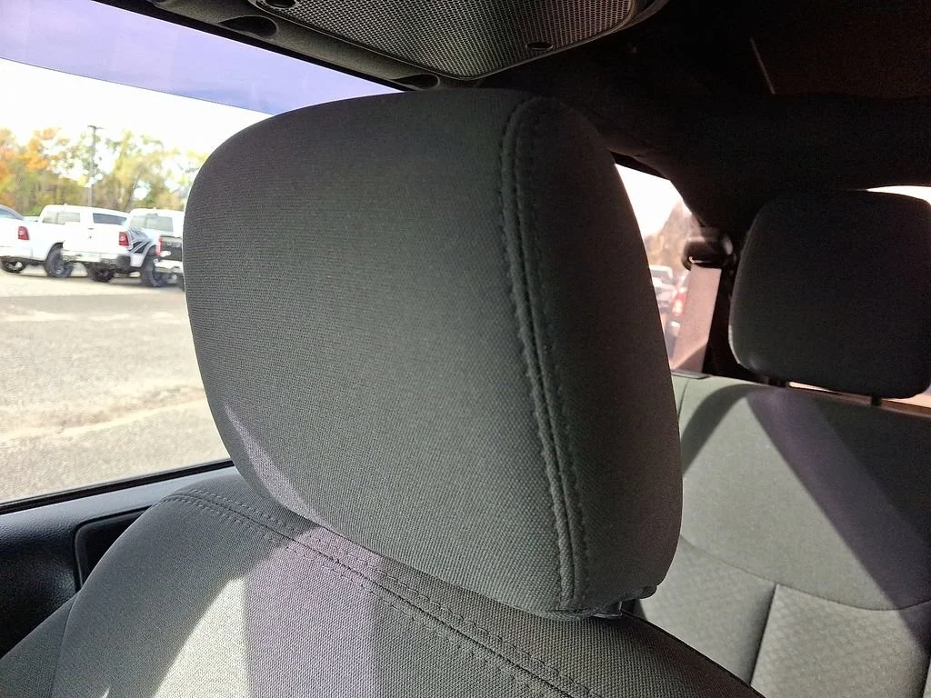 Used 2018 Gray Jeep Sport S 4x4 image 18