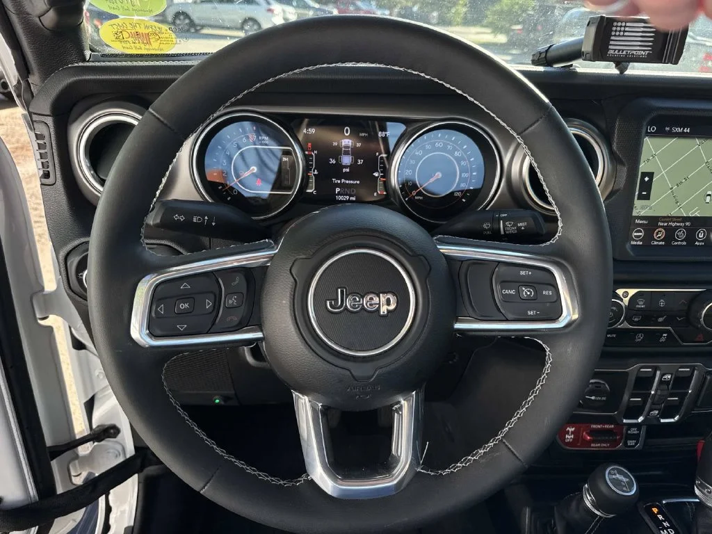 Used 2023 White Jeep Rubicon image 38