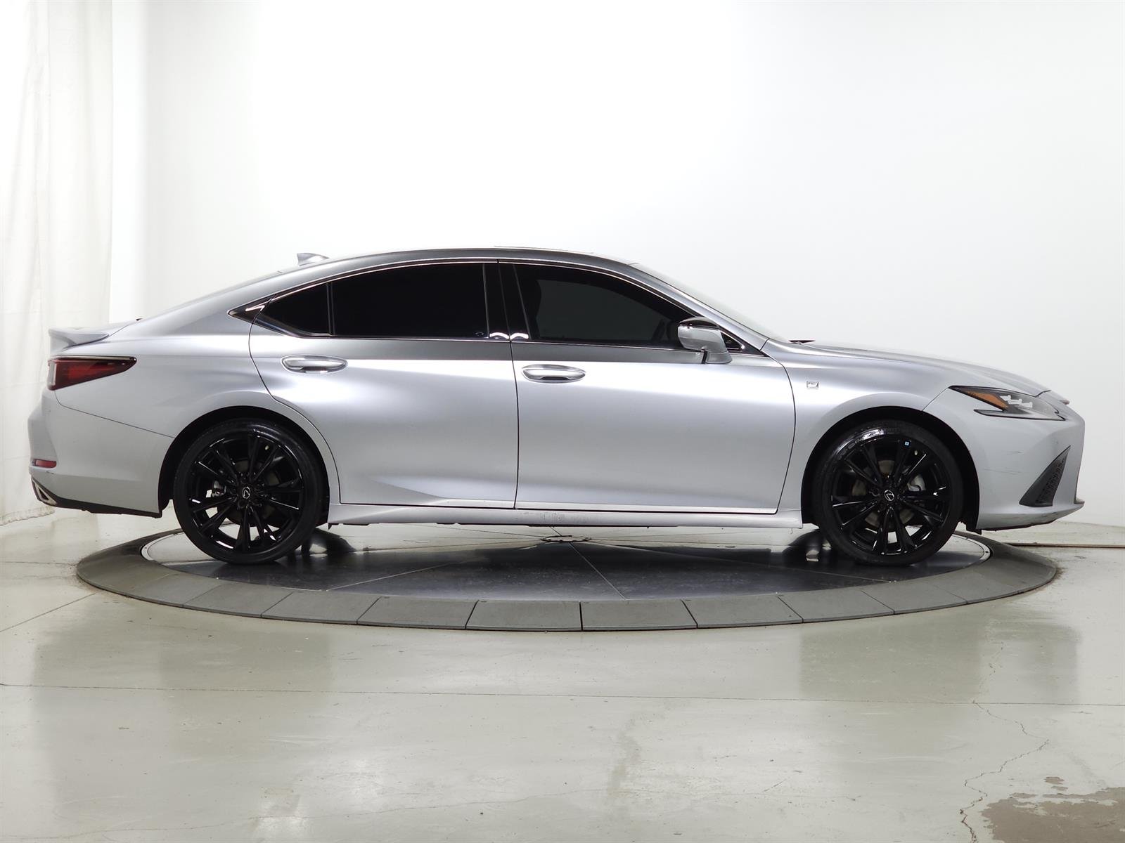 Certified Used 2023 Iridium 1l2 Lexus F SPORT Handling image 10