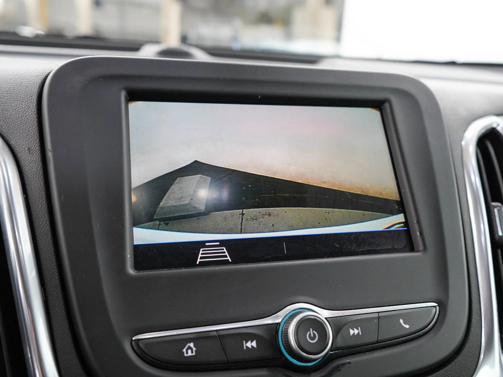 Used 2020 Summit White Chevrolet LT image 28