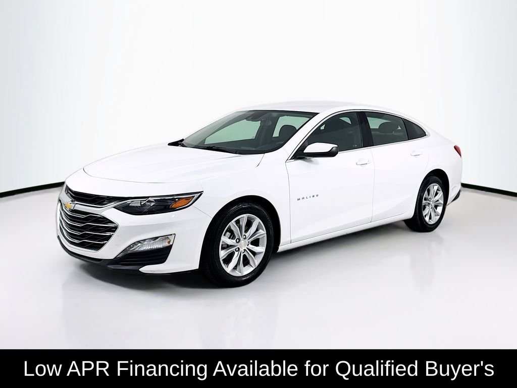 Used 2024 Summit White Chevrolet LT image 3