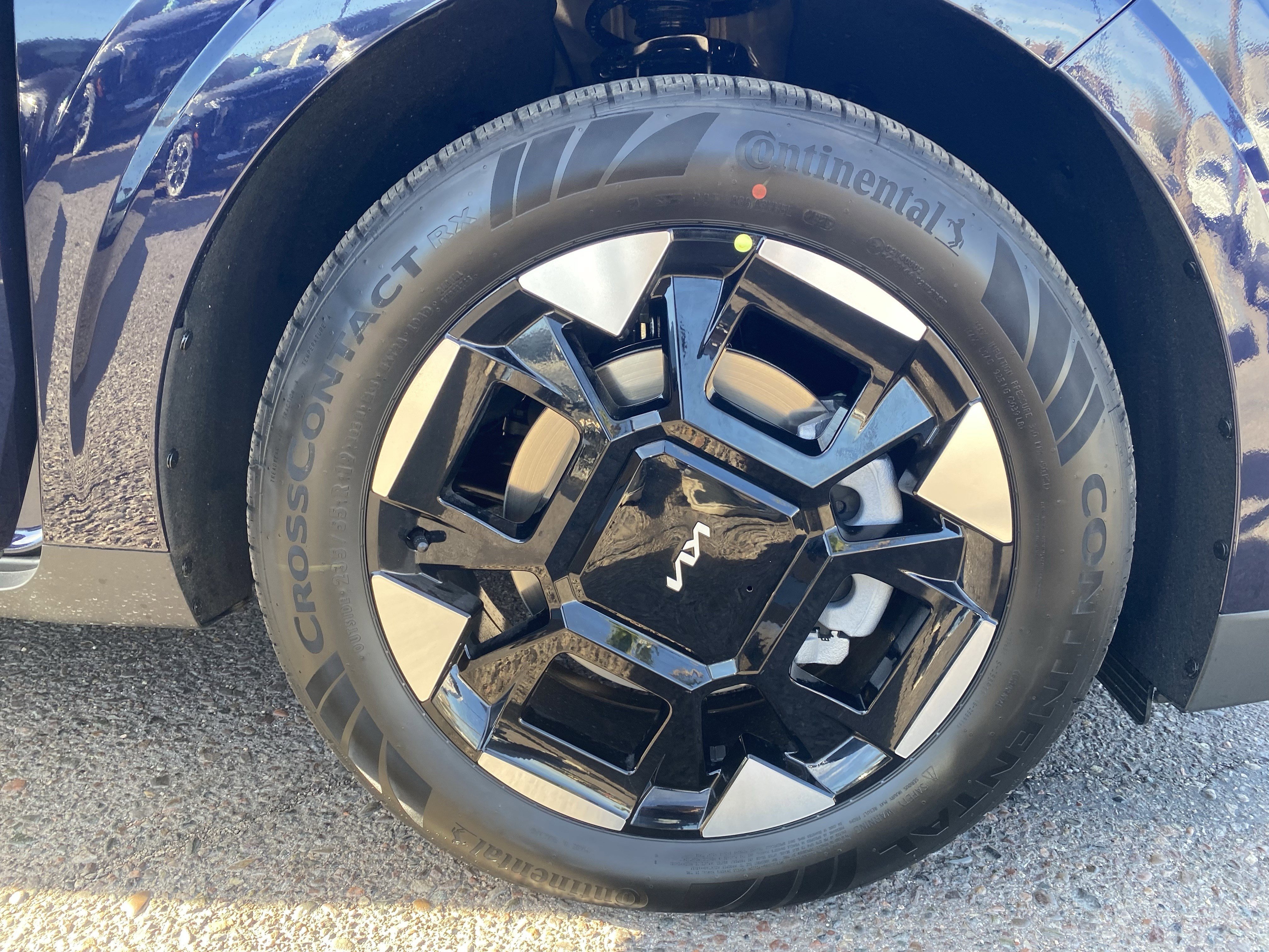 New 2026 Deep Chroma Blue Kia EX image 7