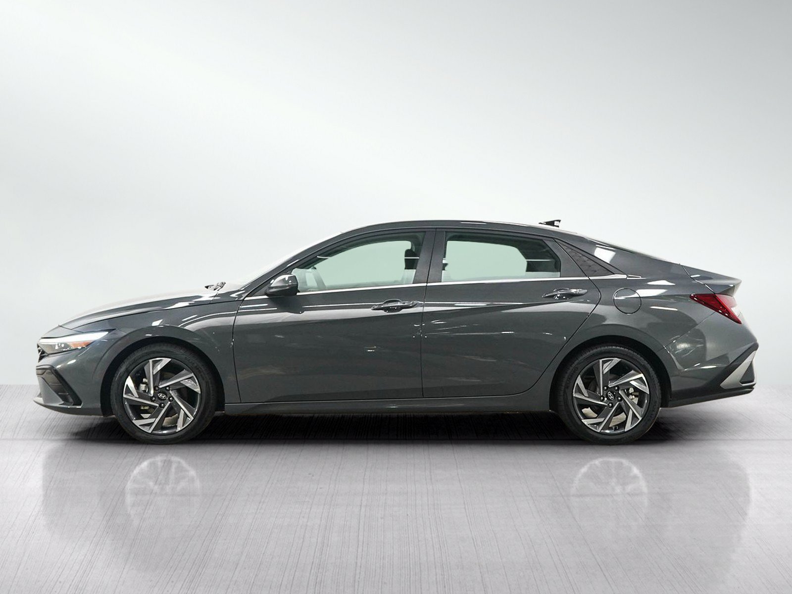 Certified 2025 Hyundai Elantra SEL with VIN KMHLS4DG6SU998992 for sale in Minneapolis, Minnesota