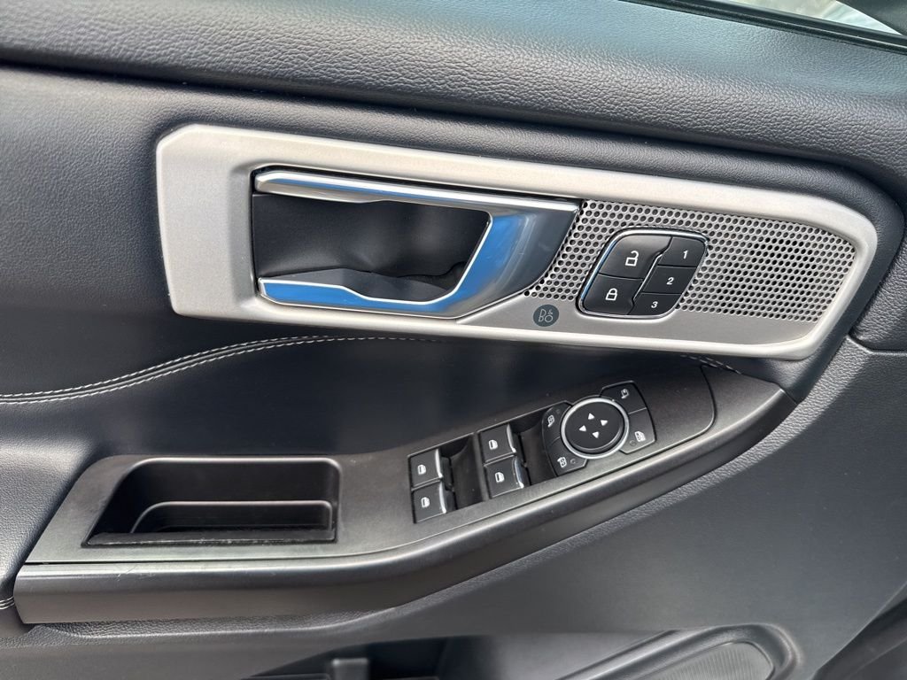 Used 2020 Silver Ford Limited image 31