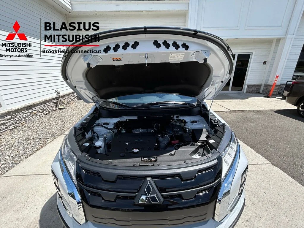 New 2025 White Mitsubishi 2.0 Trail Edition image 91