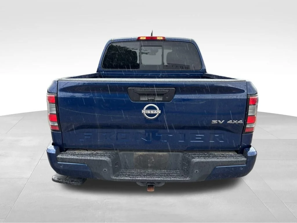 Used 2022 Blue Nissan SV image 4