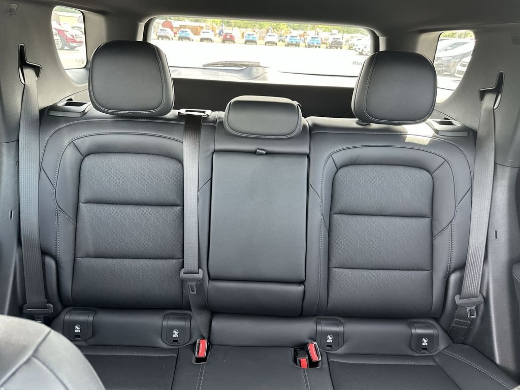 Used 2025 White Chevrolet LT image 13