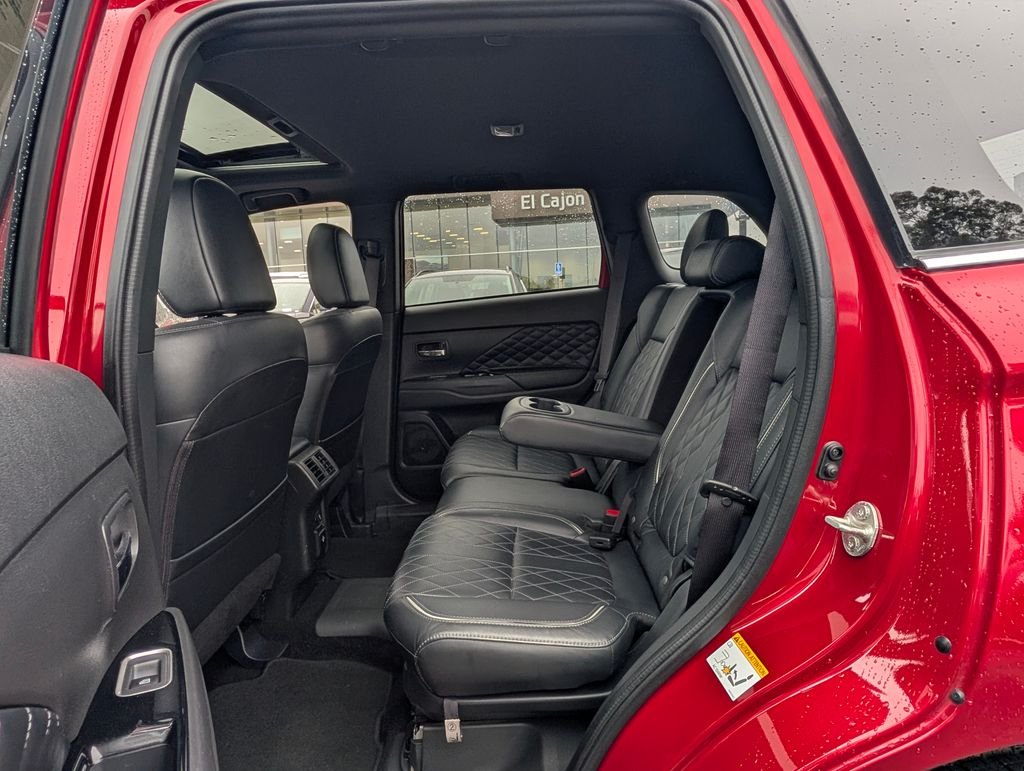 2021 Mitsubishi Outlander GT - Photo 14