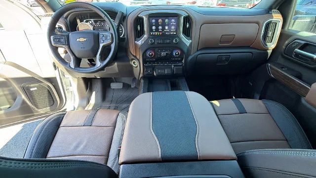 2023 Chevrolet Silverado 3500HD High Country - Photo 26