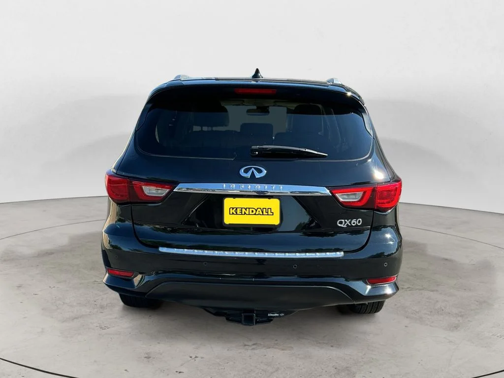 Used 2016 Black INFINITI Base image 6