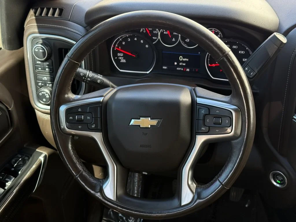 Used 2022 SUMMIT WHITE Chevrolet LT image 21