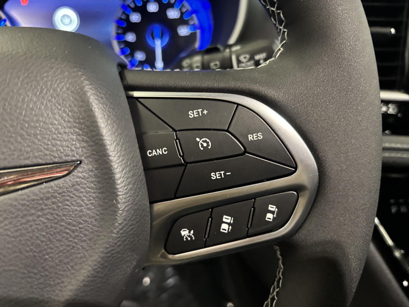 2026 Chrysler Pacifica Select - Photo 13
