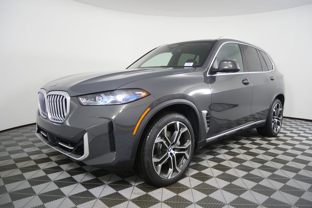 New 2026 Dravit Grey Metallic BMW xDrive40i image 7