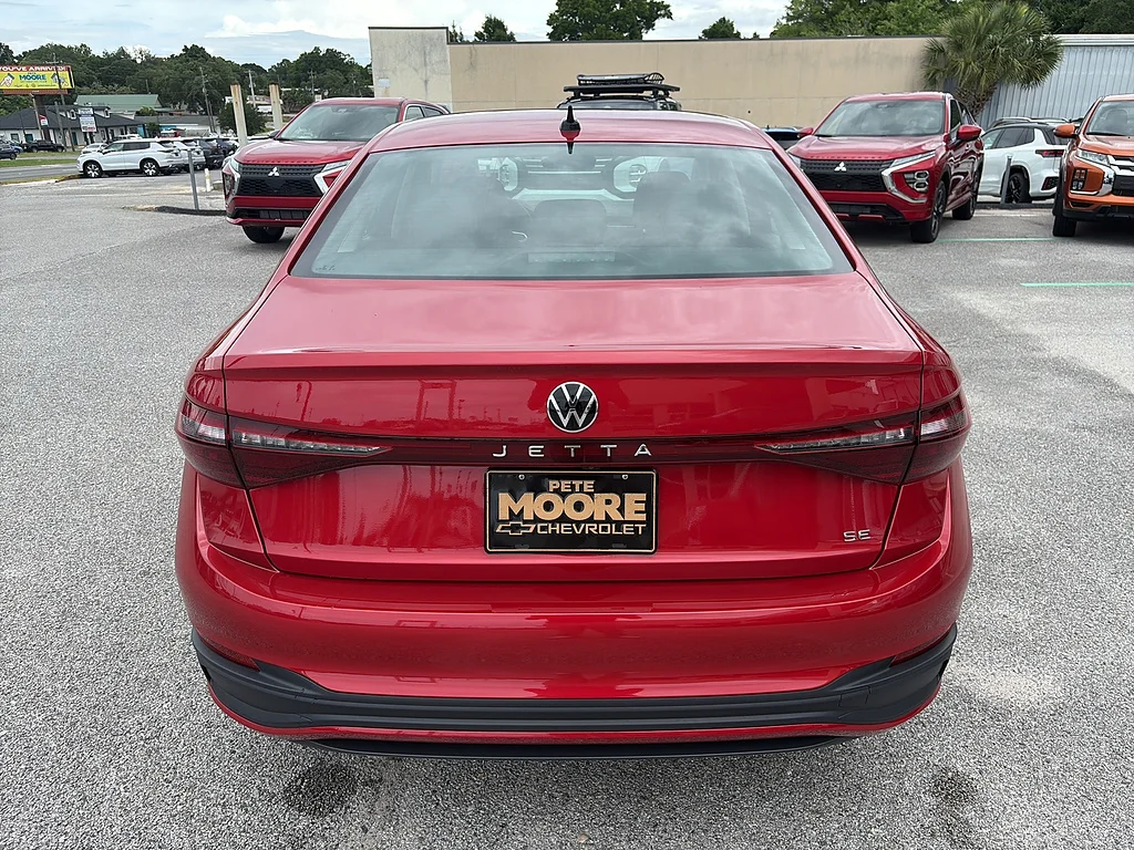 New 2026 Kings Red Metallic Volkswagen SE Auto image 7
