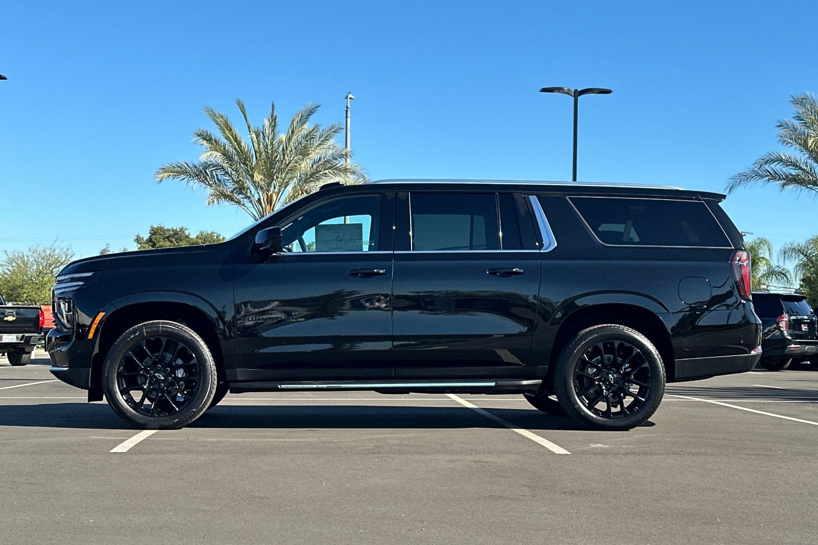 2026 Chevrolet Suburban LS - Photo 7