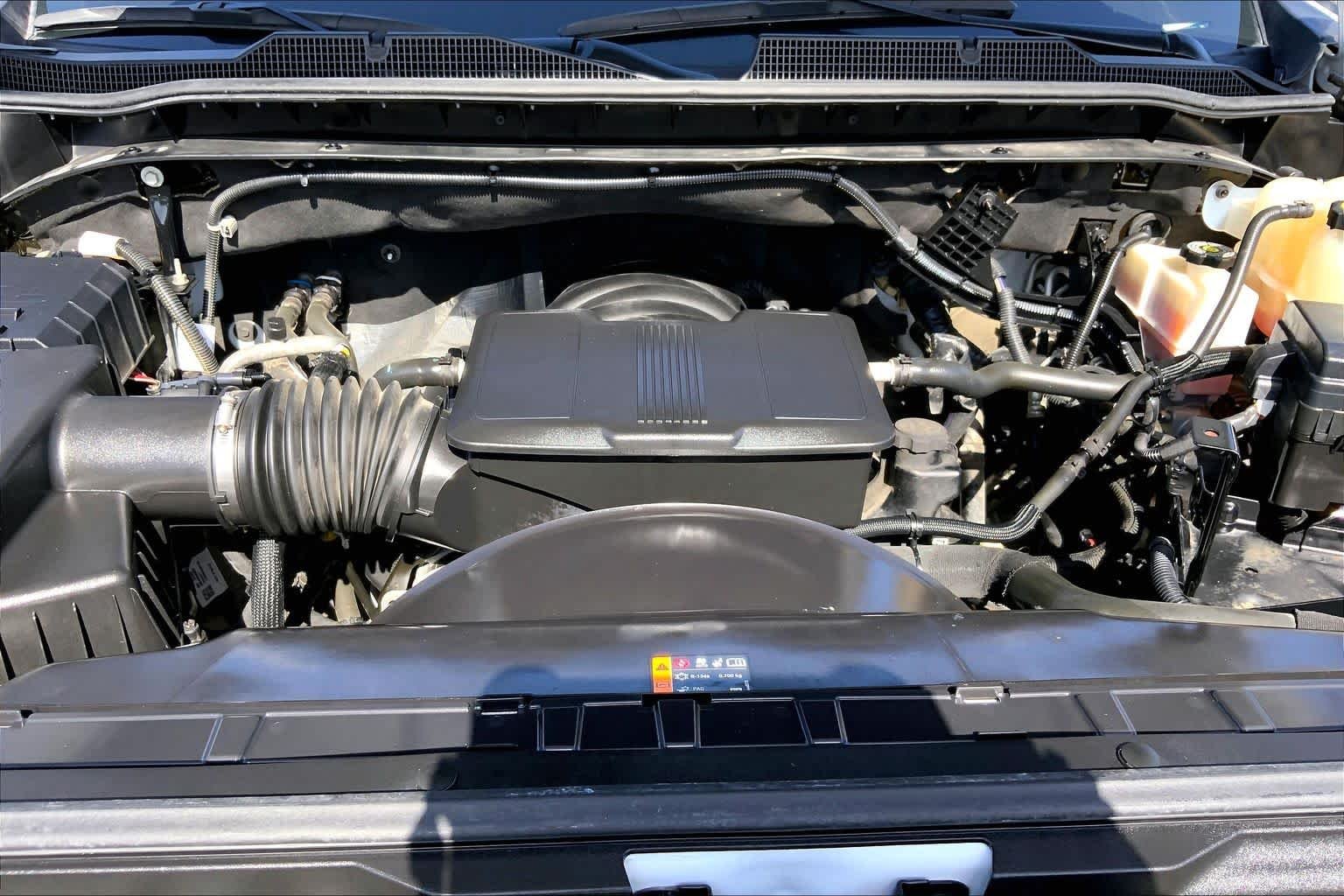 Used 2024 Summit White Chevrolet LT image 31