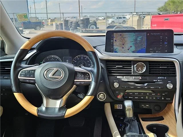 Used 2022 Eminent White Pearl Lexus Front-Wheel Drive image 10