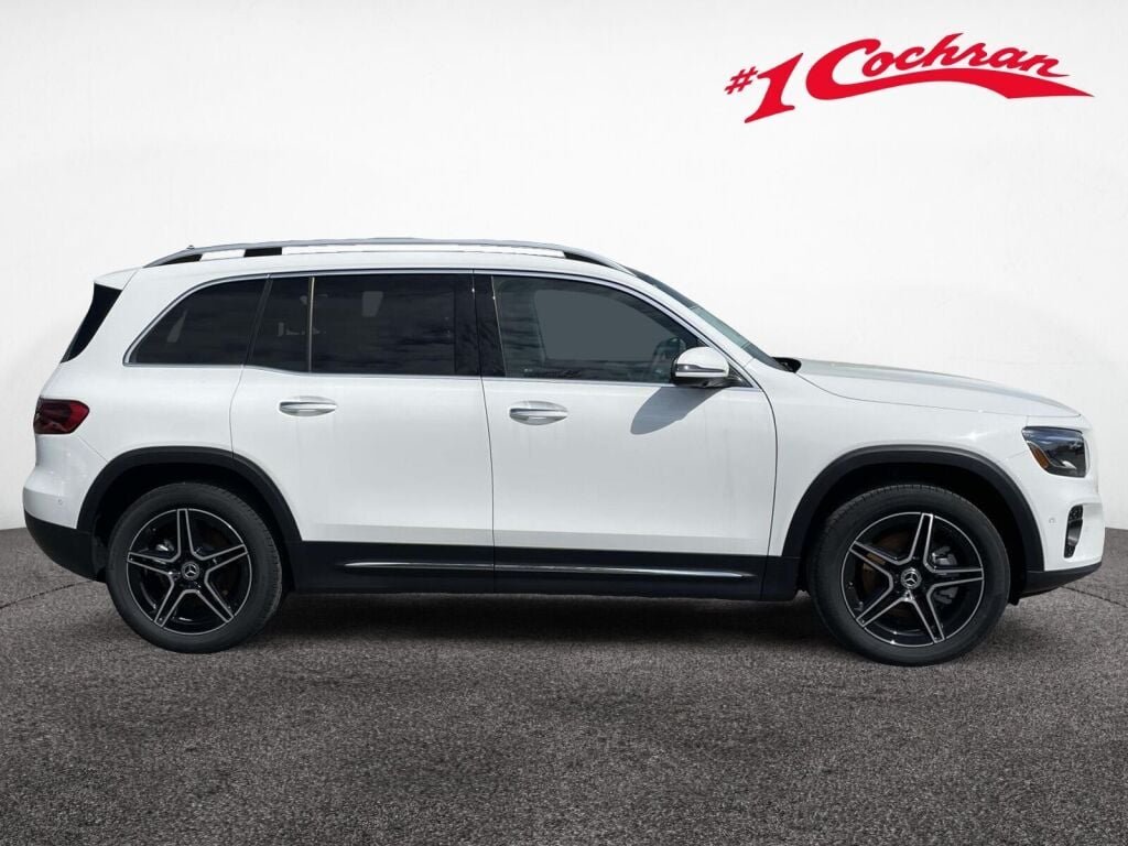 New 2026 Polar White Mercedes-Benz GLB 250 image 2