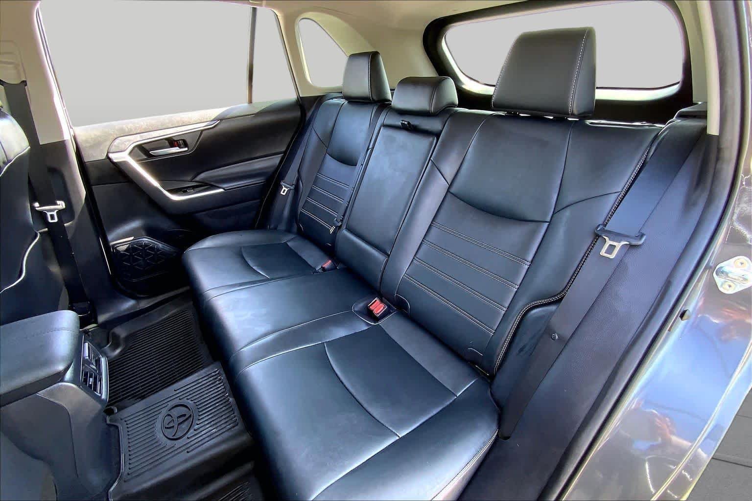 Used 2021 Magnetic Gray Metallic Toyota XLE Premium image 20