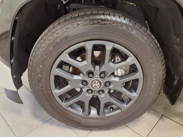 Used 2025 Beige Toyota Platinum image 26