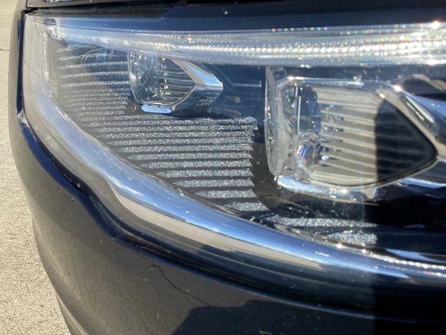 Used 2017 Shadow Black Ford SE image 4