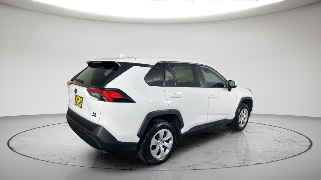Used 2022 White Toyota LE image 8