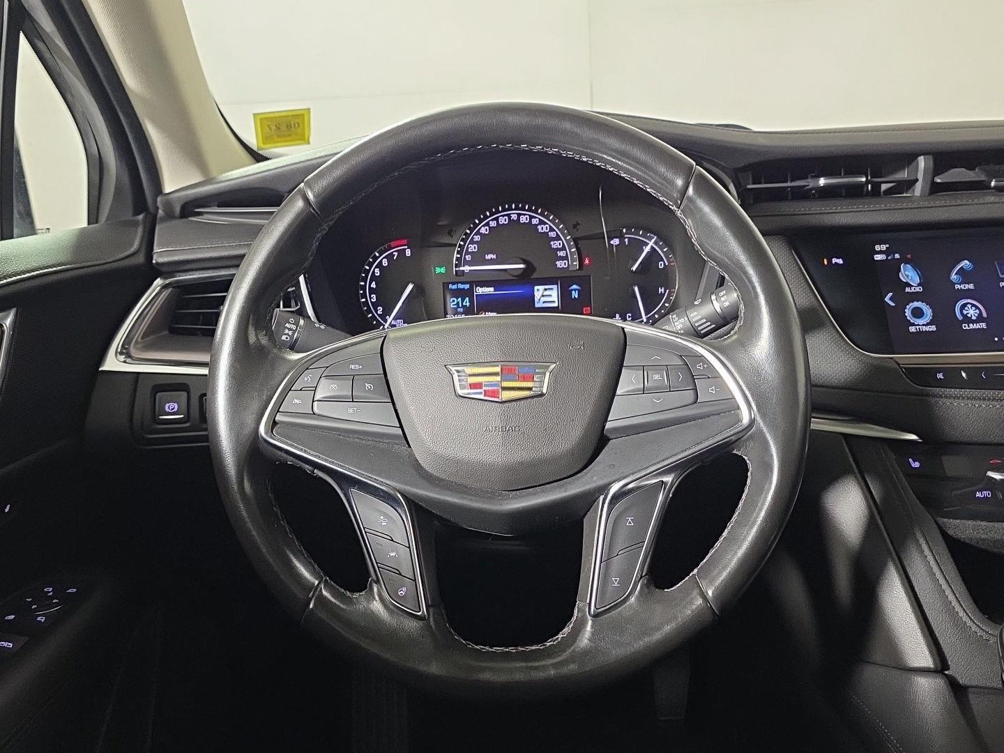 Used 2019 Crystal White Tricoat Cadillac Luxury AWD image 34