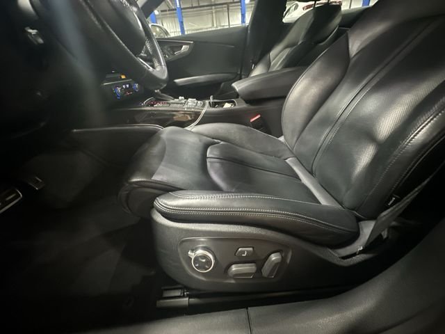 Used 2014  Audi 4.0T Prestige image 18