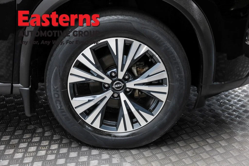 Used 2022 Black Nissan SV image 26