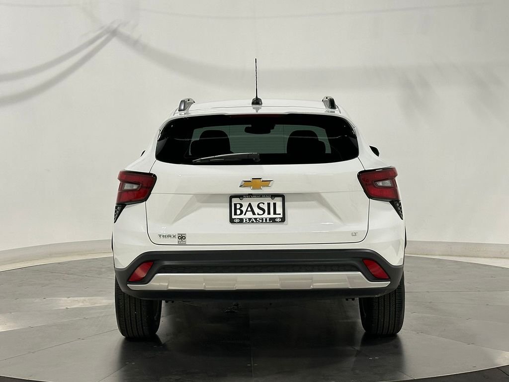 Used 2025 White Chevrolet LT image 12