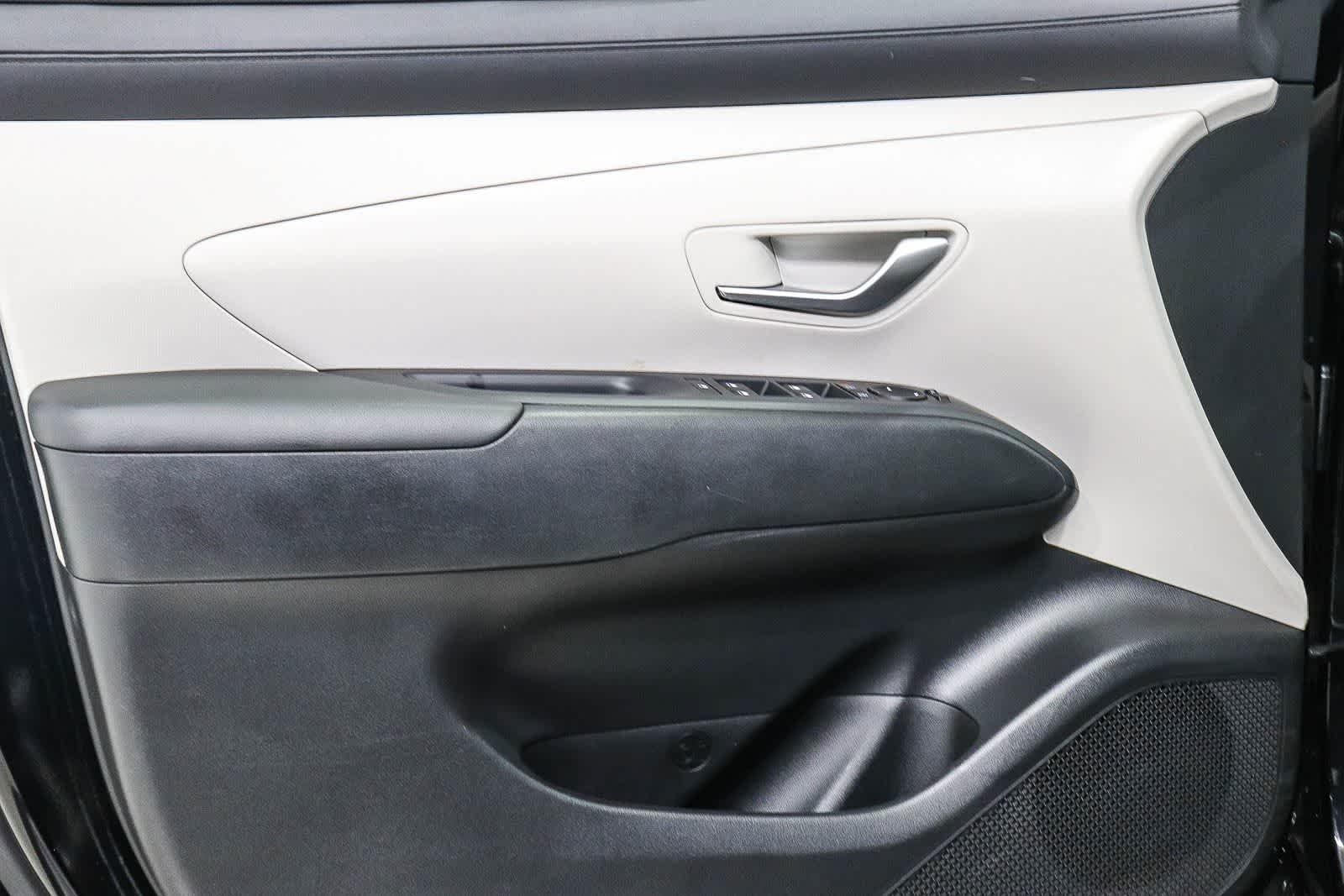 Used 2025 Phantom Black Hyundai SEL image 21