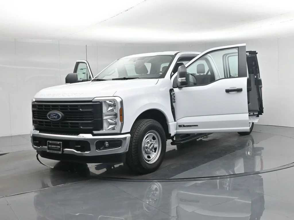 New 2026 Oxford White Ford XL image 28