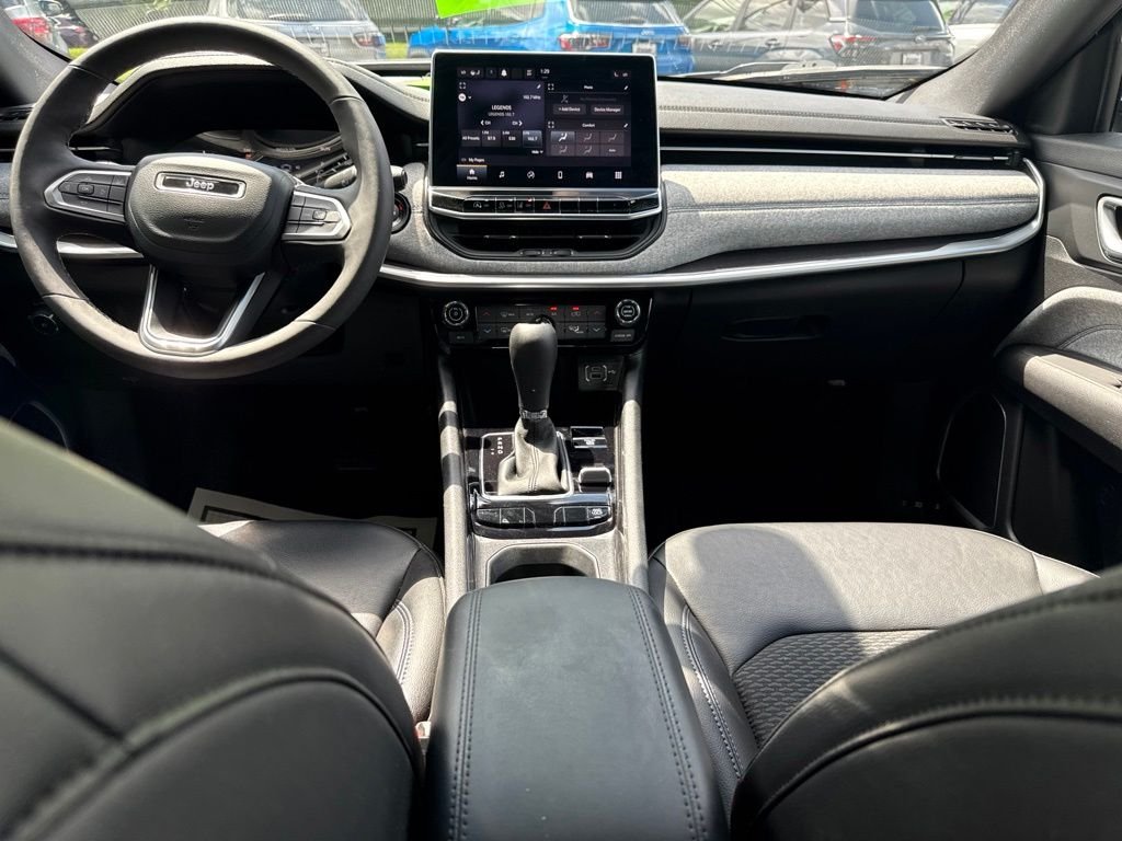 Used 2023 Black Jeep Latitude image 17