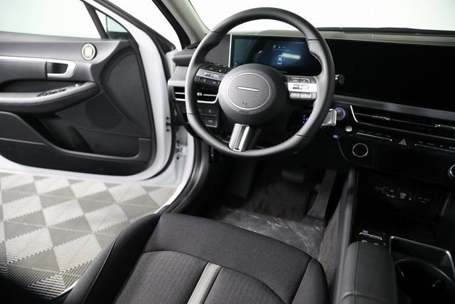 2025 Hyundai Sonata Hybrid SEL - Photo 19