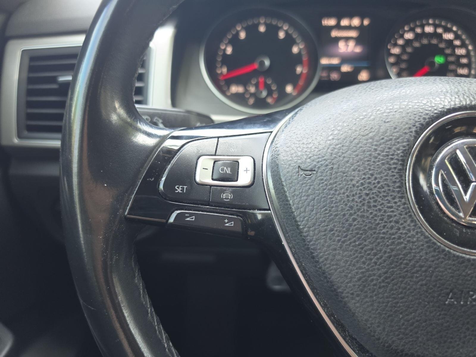 Used 2019 Deep Black Pearl Volkswagen 3.6L V6 SE image 41