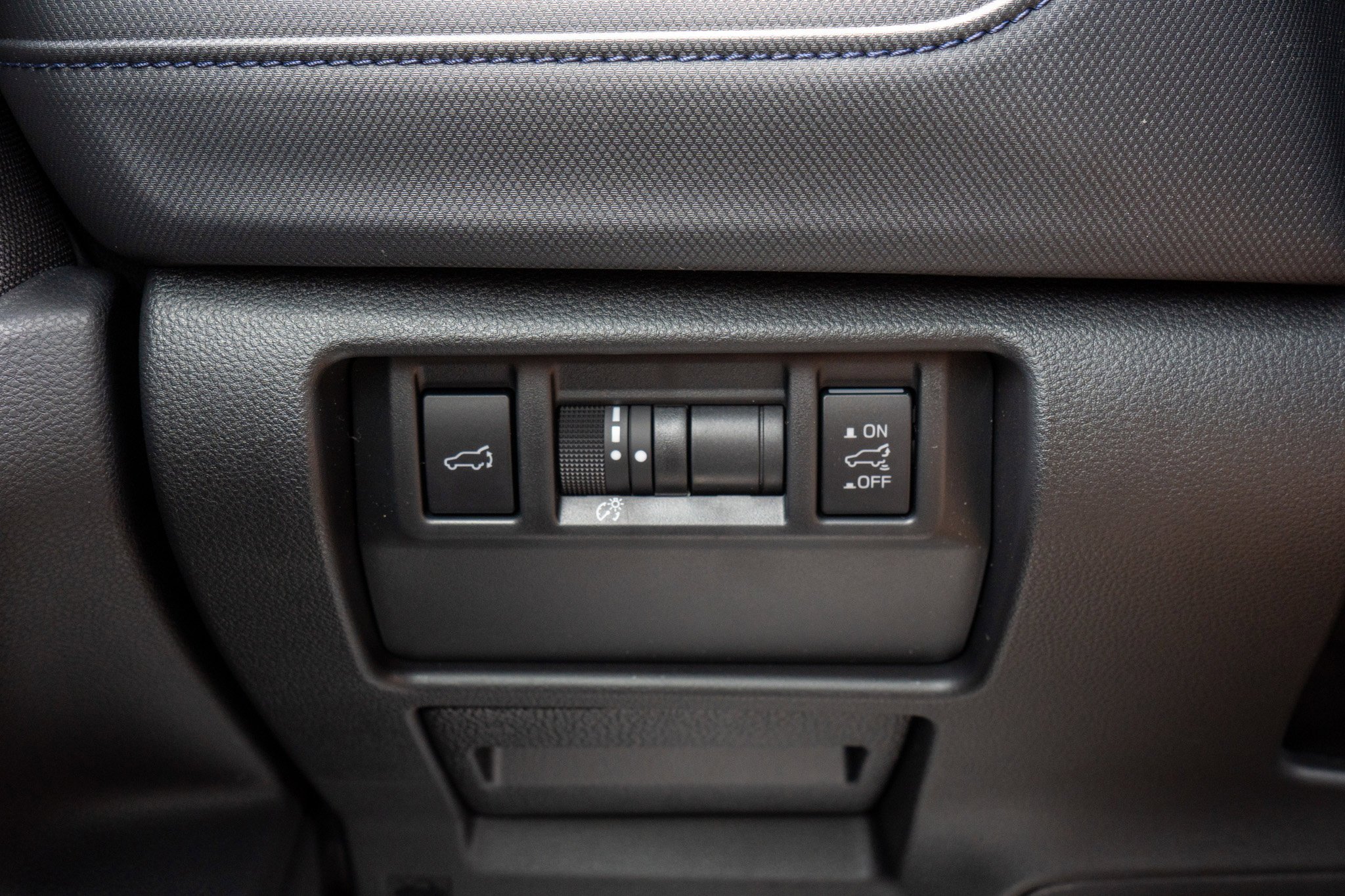 New 2026 CRYSTAL WHITE PEARL Subaru Premium image 27