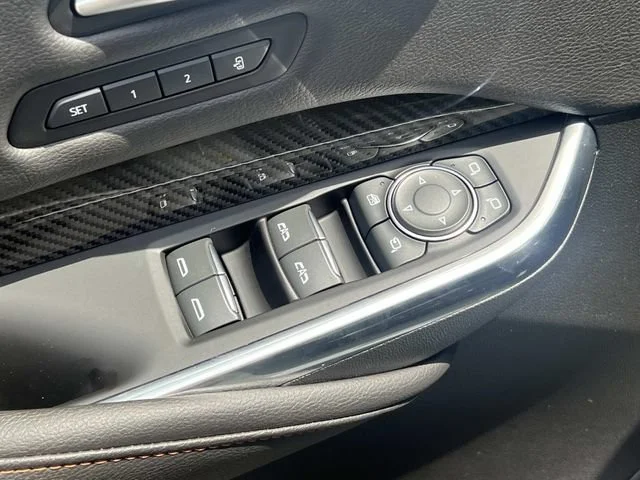 Used 2019 CRYSTAL WHITE TRICOAT Cadillac AWD Sport image 15